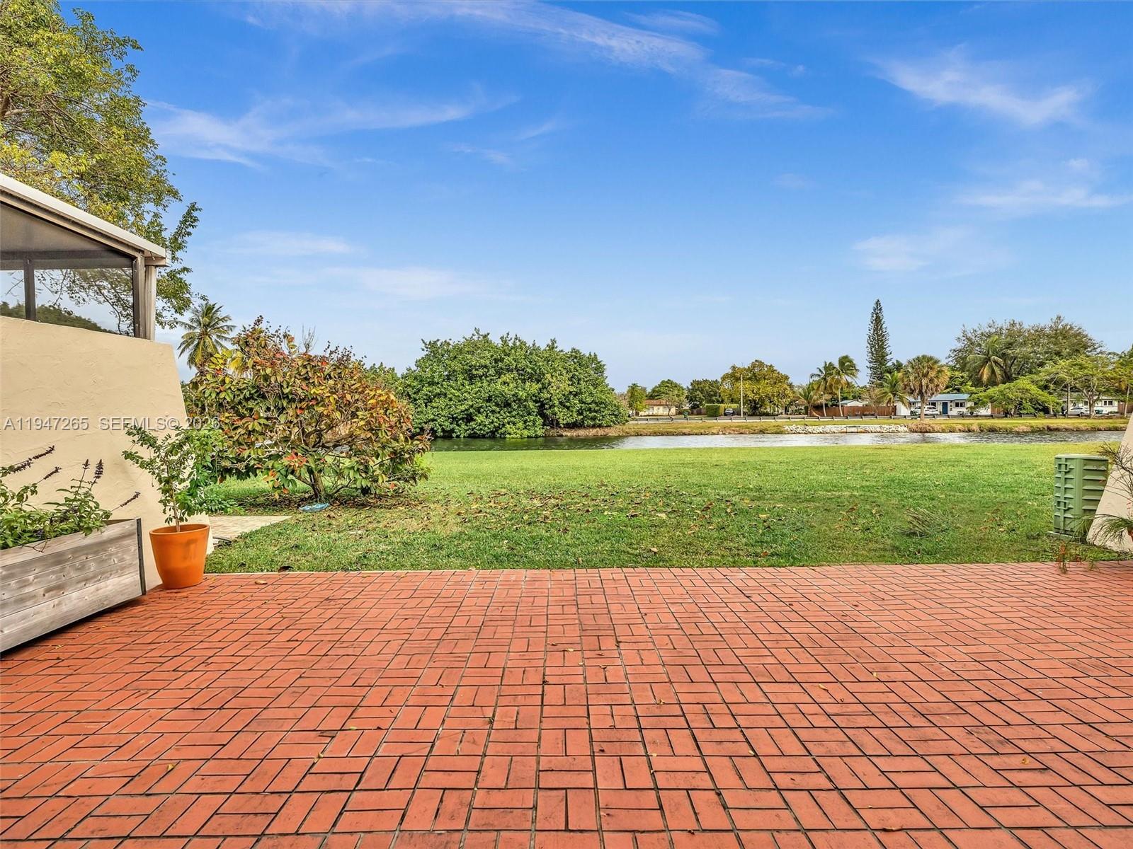 SUNSET PARK LAKE VILLAS S - Residential