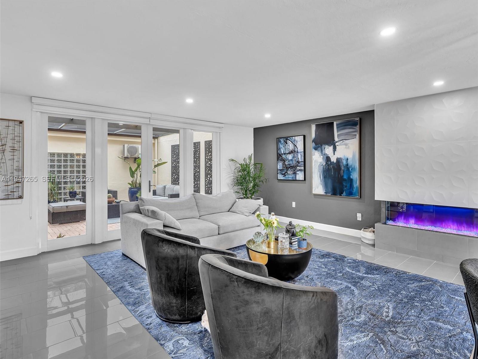 SUNSET PARK LAKE VILLAS S - Residential