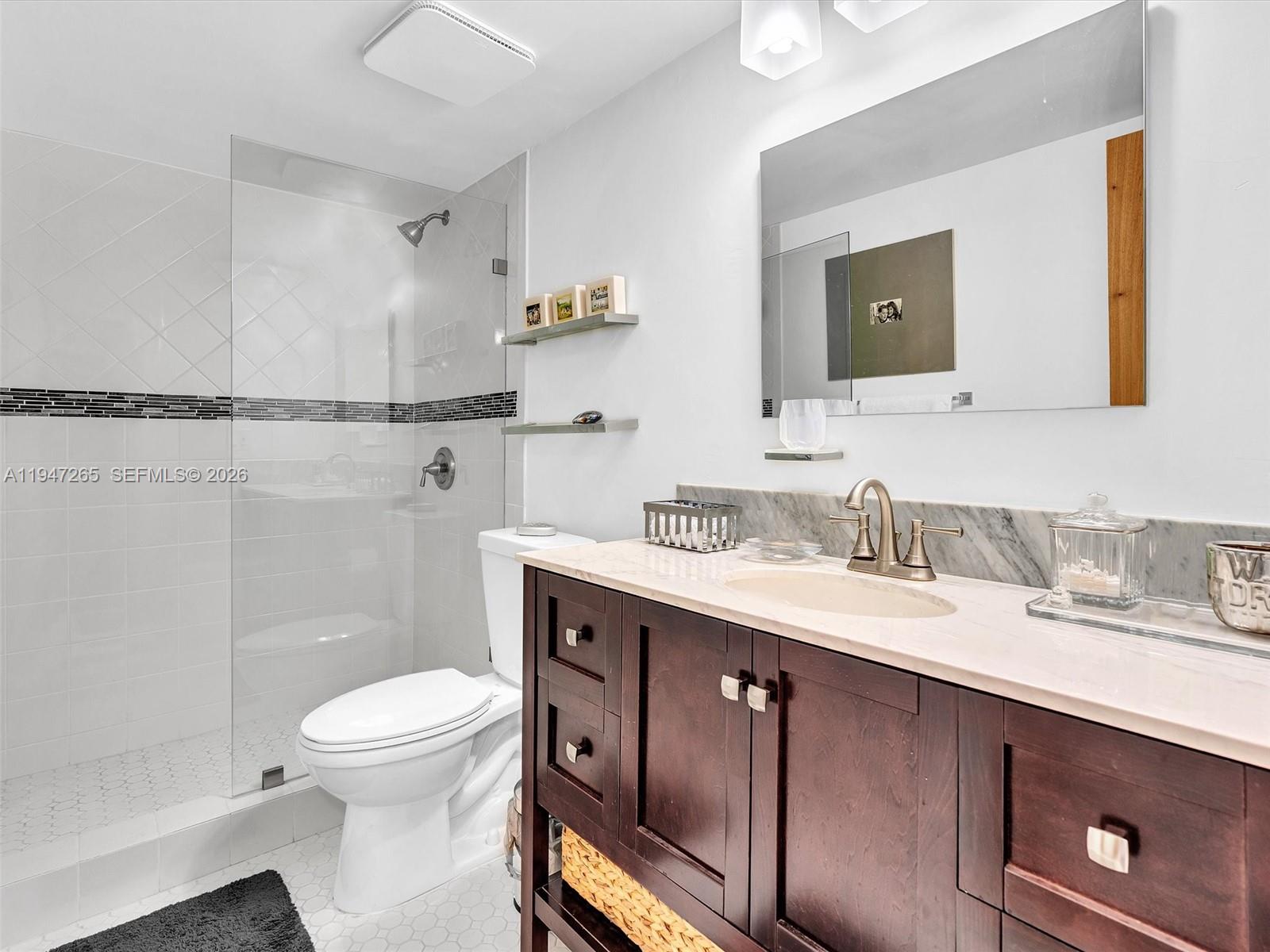 SUNSET PARK LAKE VILLAS S - Residential