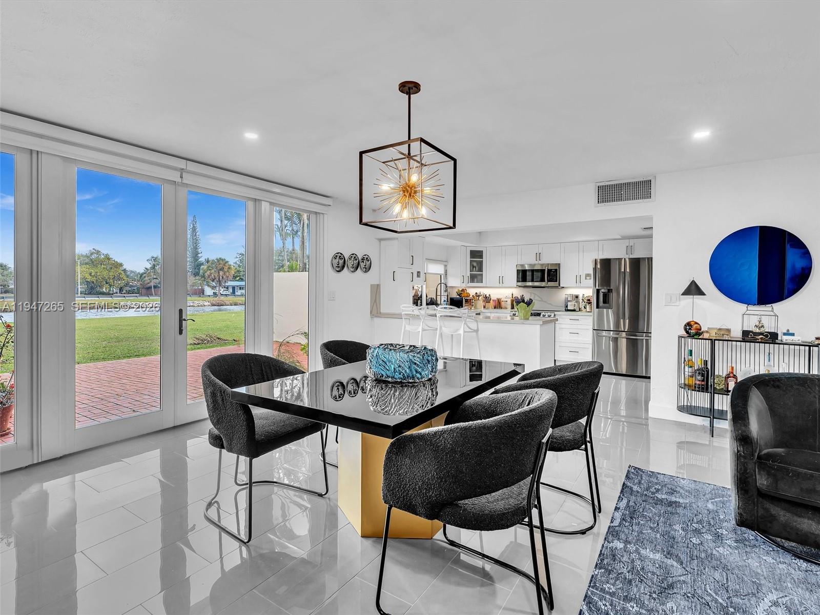 SUNSET PARK LAKE VILLAS S - Residential