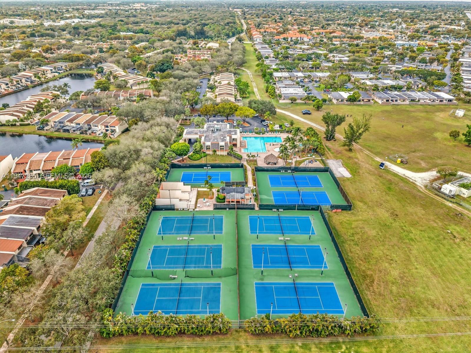 SUNSET PARK LAKE VILLAS S - Residential