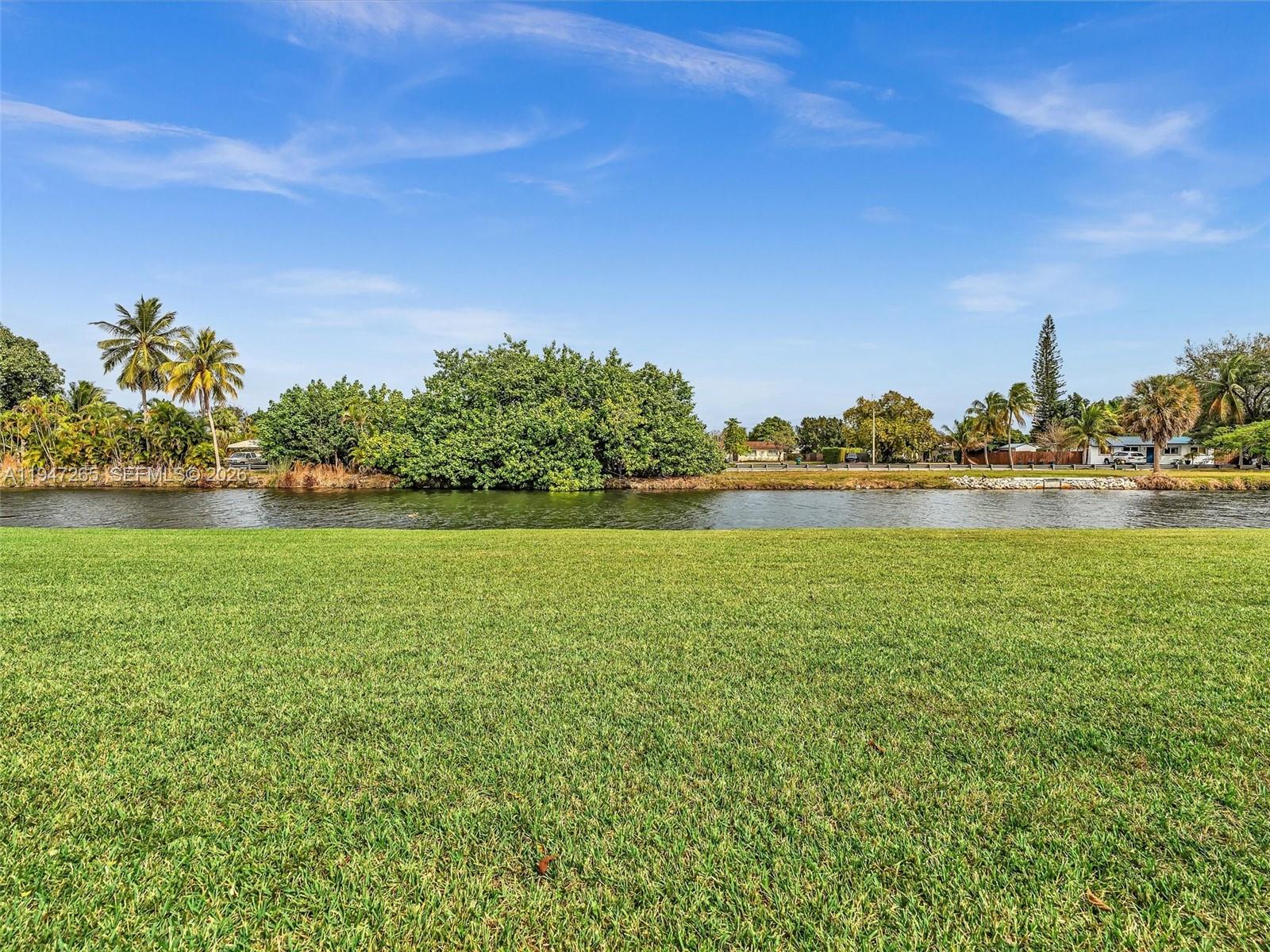 SUNSET PARK LAKE VILLAS S - Residential