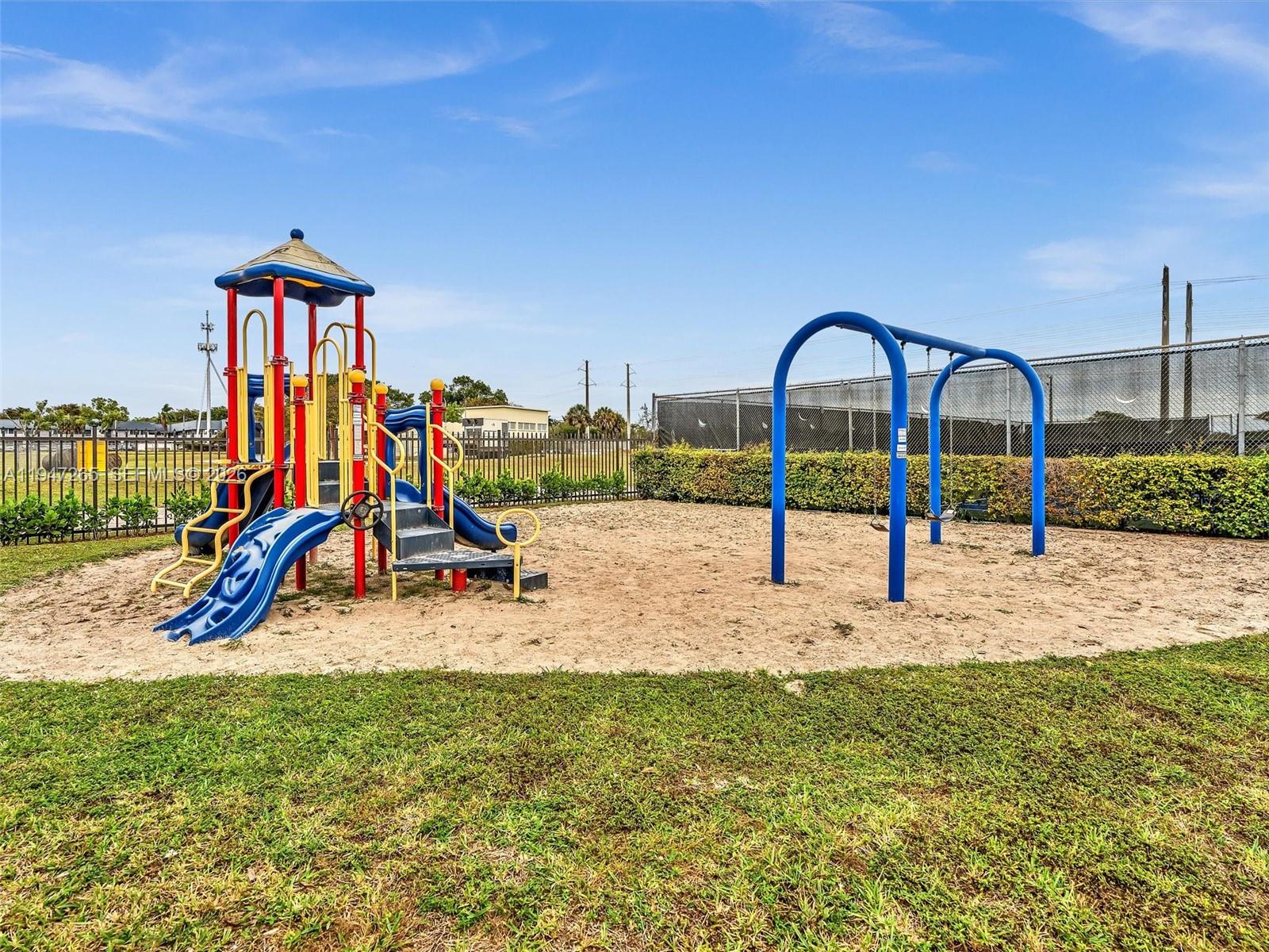 SUNSET PARK LAKE VILLAS S - Residential