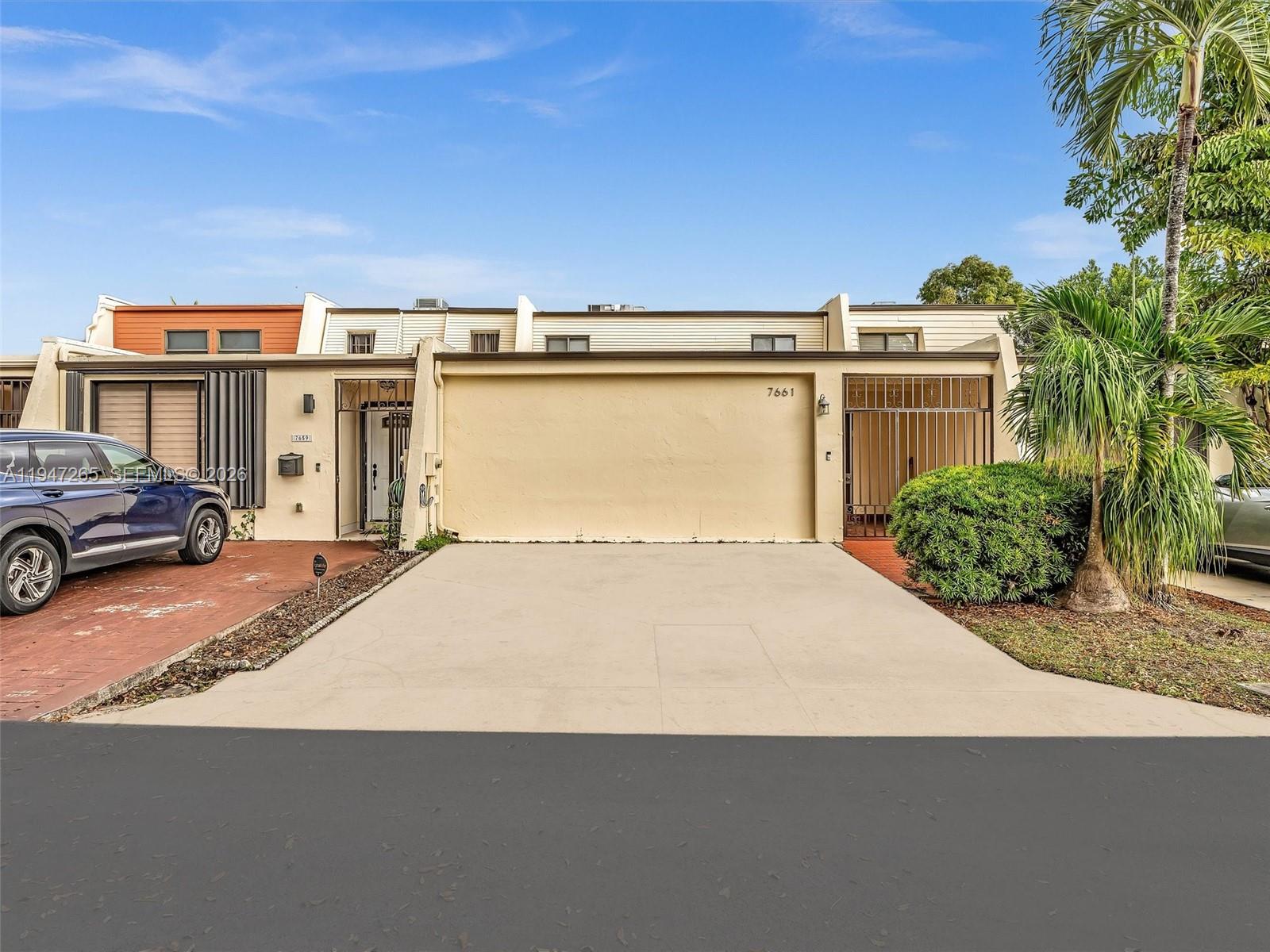 SUNSET PARK LAKE VILLAS S - Residential