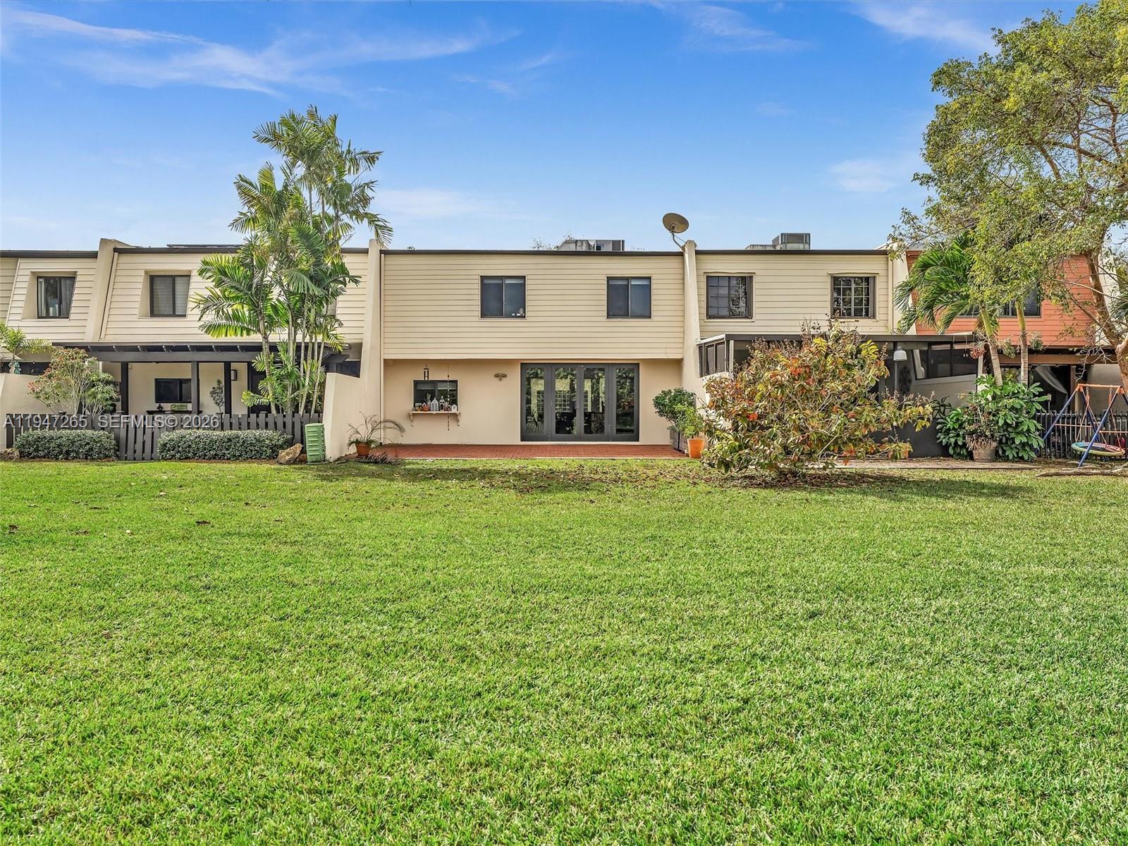 SUNSET PARK LAKE VILLAS S - Residential