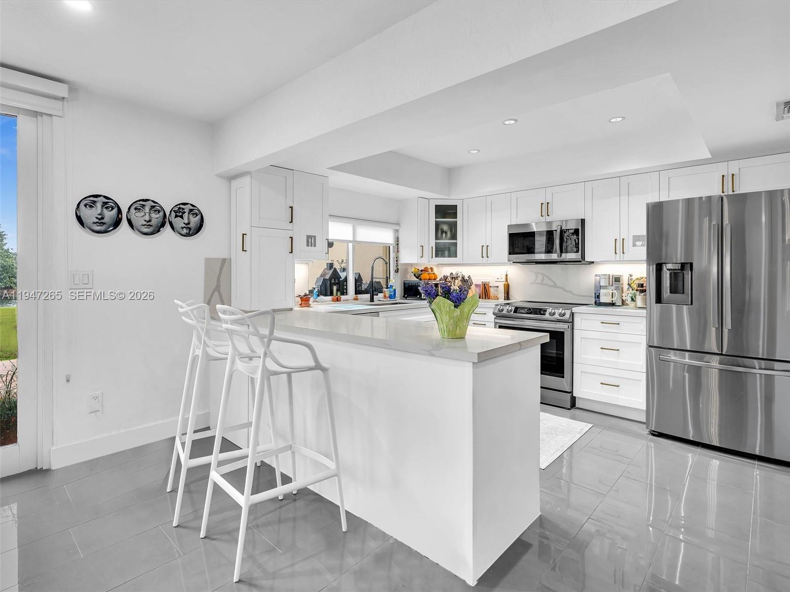 SUNSET PARK LAKE VILLAS S - Residential