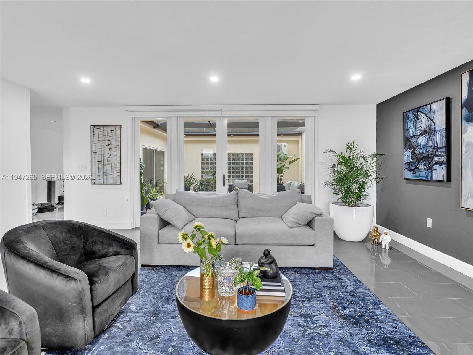 SUNSET PARK LAKE VILLAS S - Residential