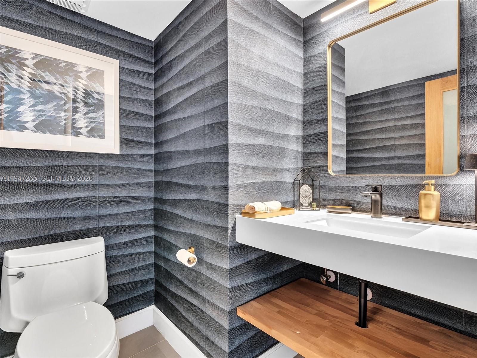 SUNSET PARK LAKE VILLAS S - Residential