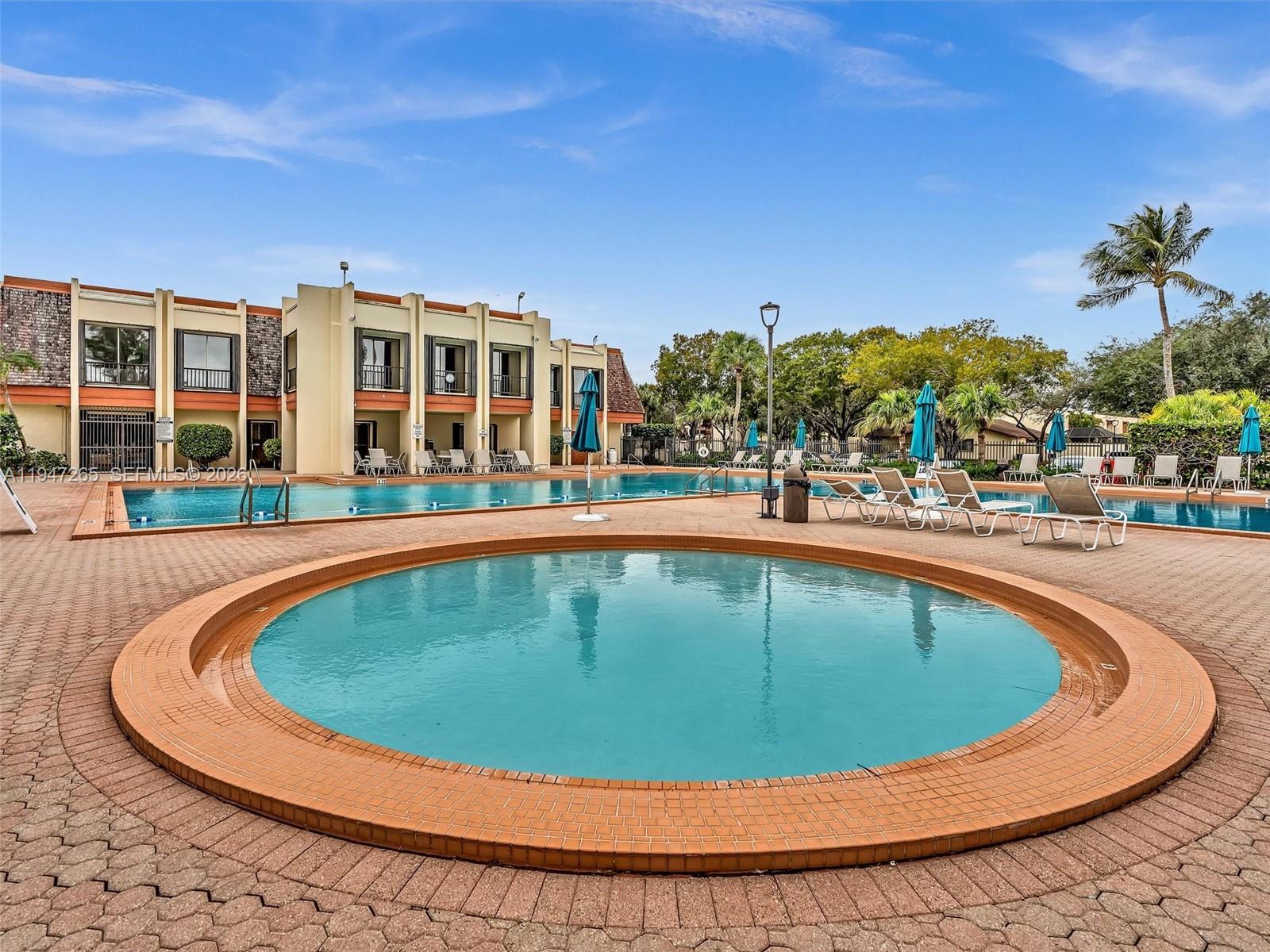 SUNSET PARK LAKE VILLAS S - Residential