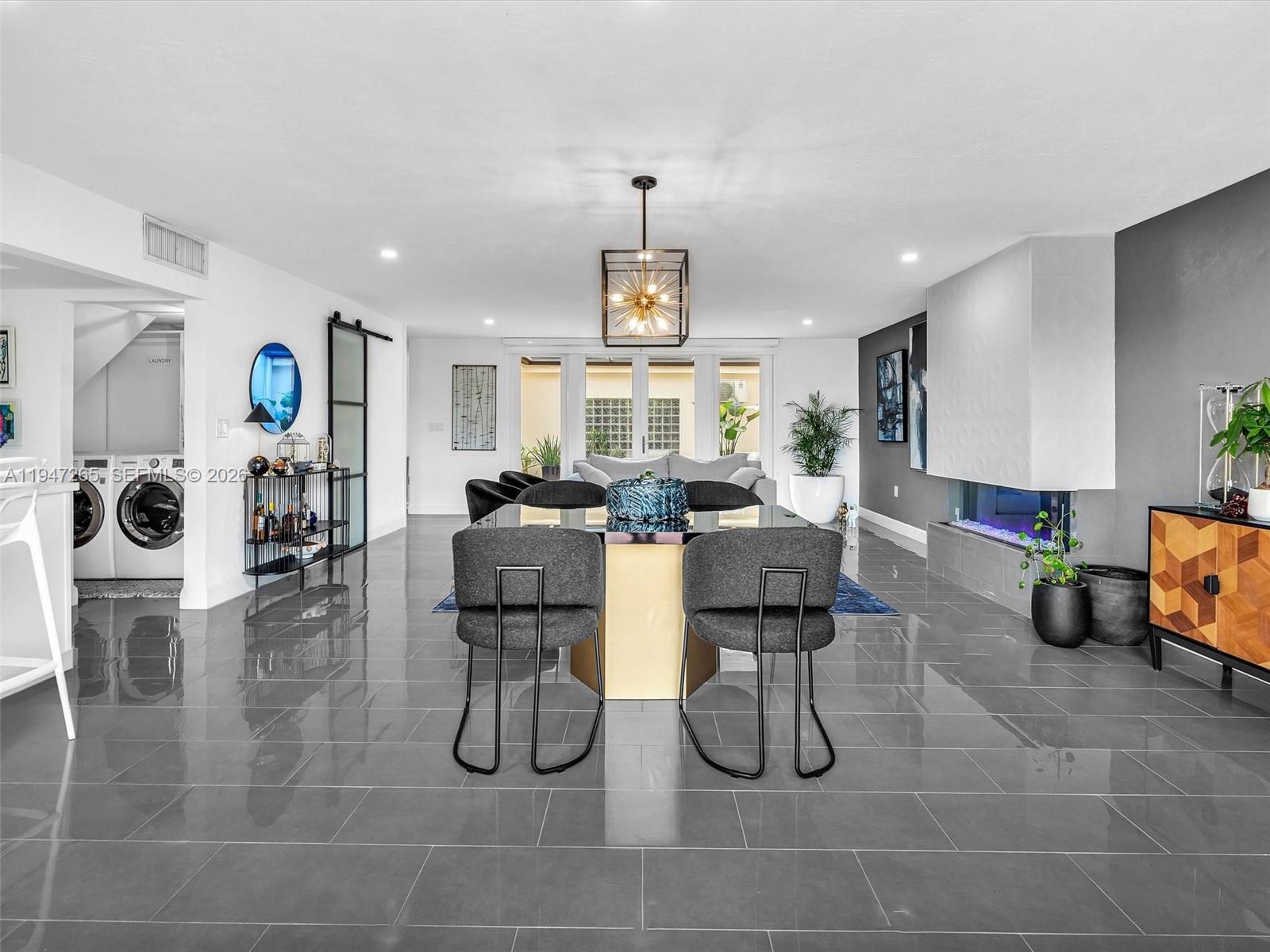 SUNSET PARK LAKE VILLAS S - Residential