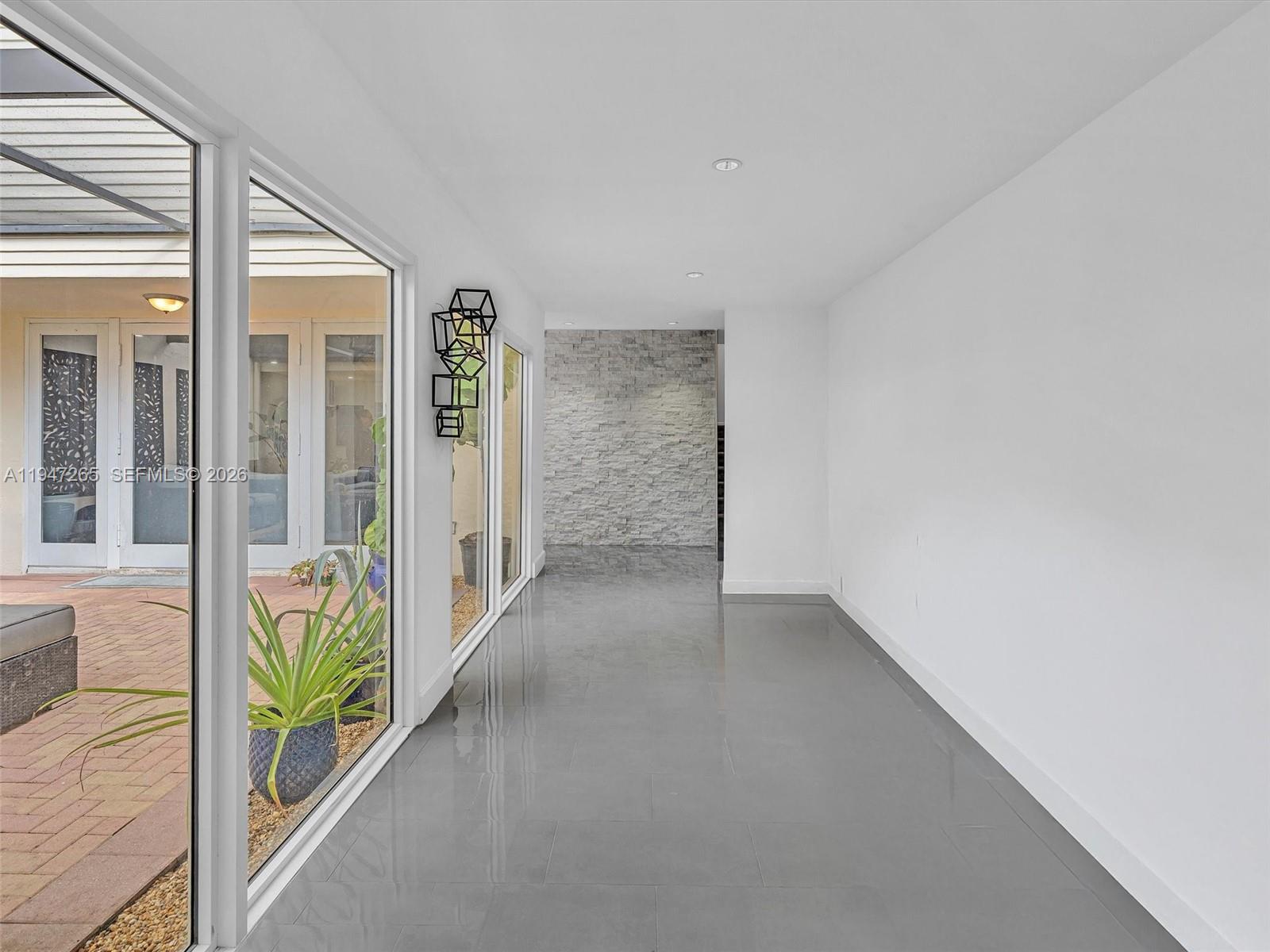 SUNSET PARK LAKE VILLAS S - Residential