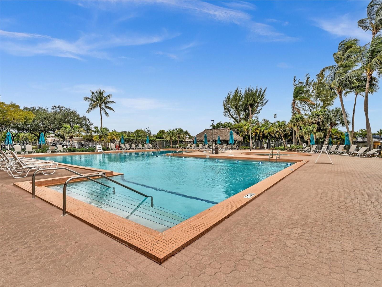 SUNSET PARK LAKE VILLAS S - Residential