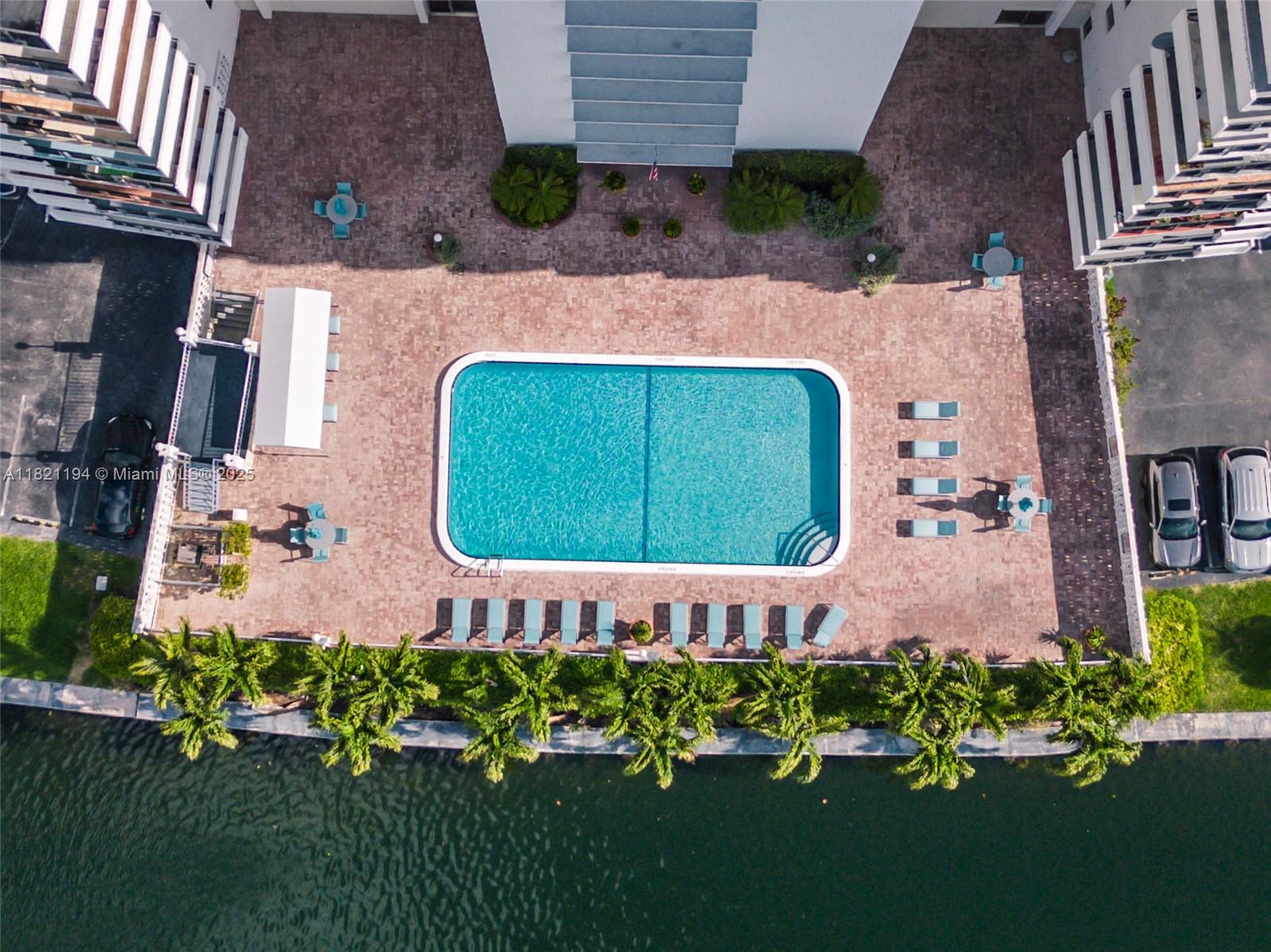 401 Golden Isles Dr 804