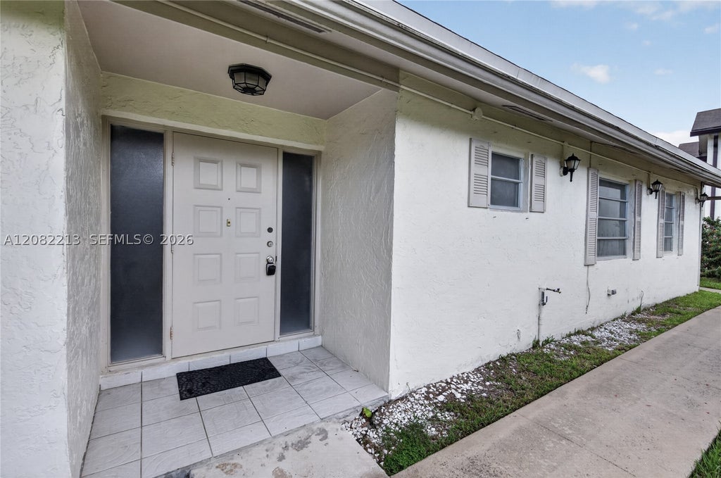 Photo of 2230 Nova Village Dr, Davie, FL 33317 (MLS # A12082213)