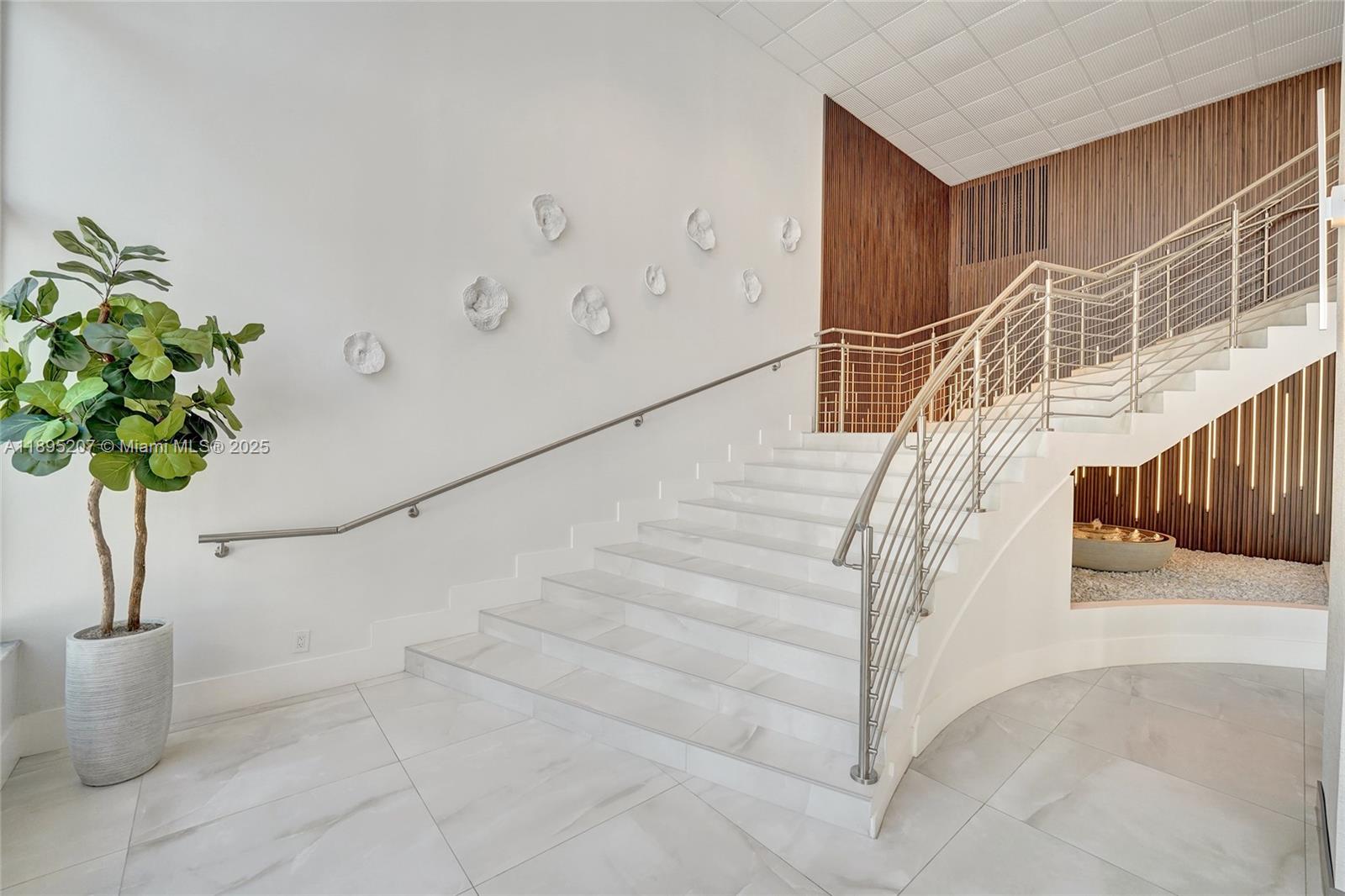 RESIDENCES ON HOLLYWOOD B - Residential