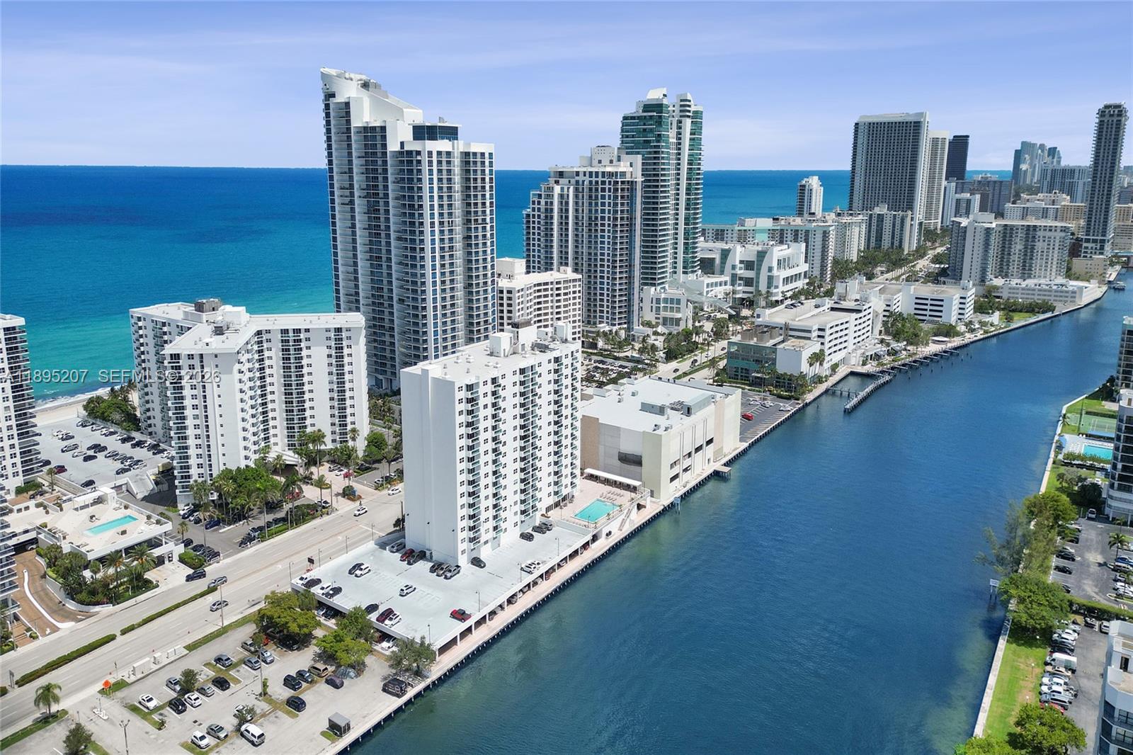 RESIDENCES ON HOLLYWOOD B - Residential