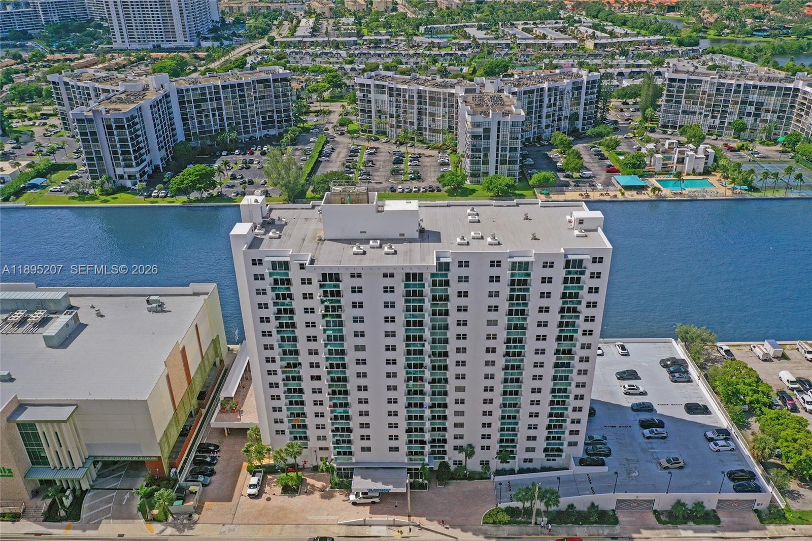 RESIDENCES ON HOLLYWOOD B - Residential