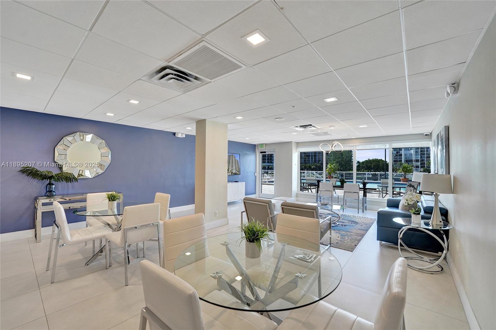 RESIDENCES ON HOLLYWOOD B - Residential