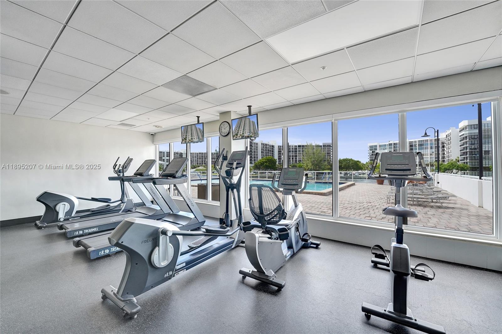 RESIDENCES ON HOLLYWOOD B - Residential