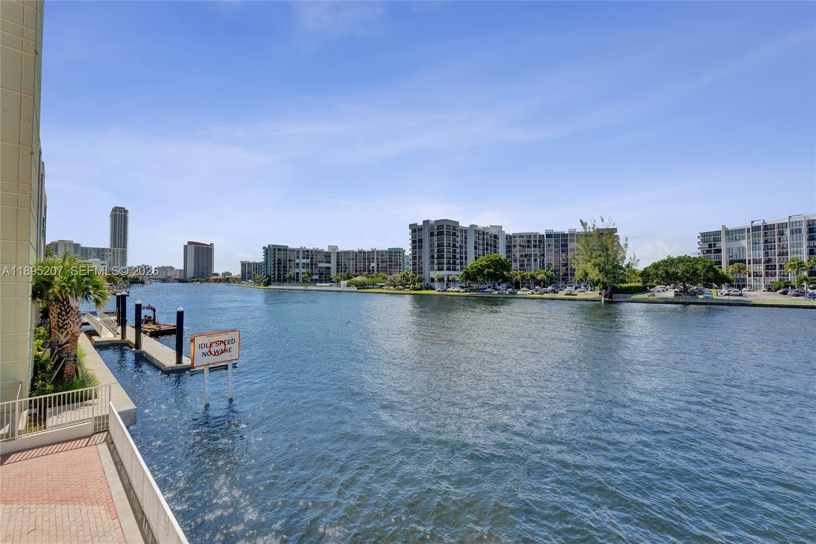 RESIDENCES ON HOLLYWOOD B - Residential