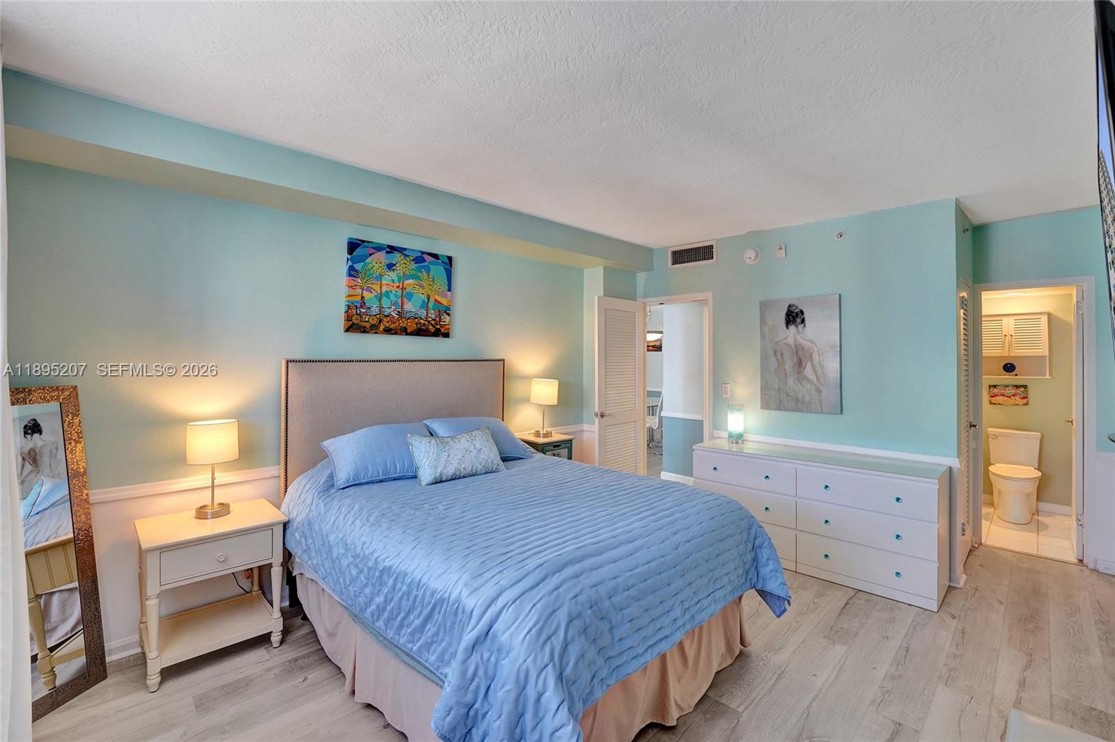 RESIDENCES ON HOLLYWOOD B - Residential