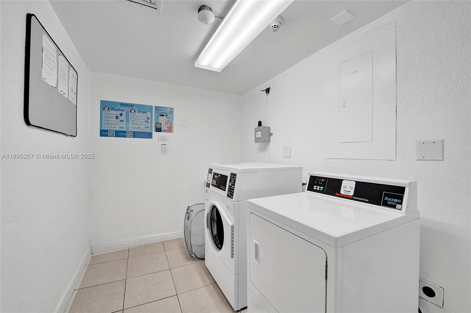 RESIDENCES ON HOLLYWOOD B - Residential