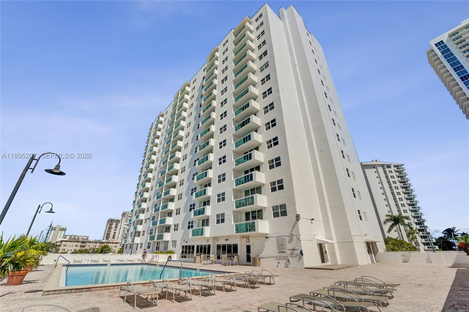 RESIDENCES ON HOLLYWOOD B - Residential