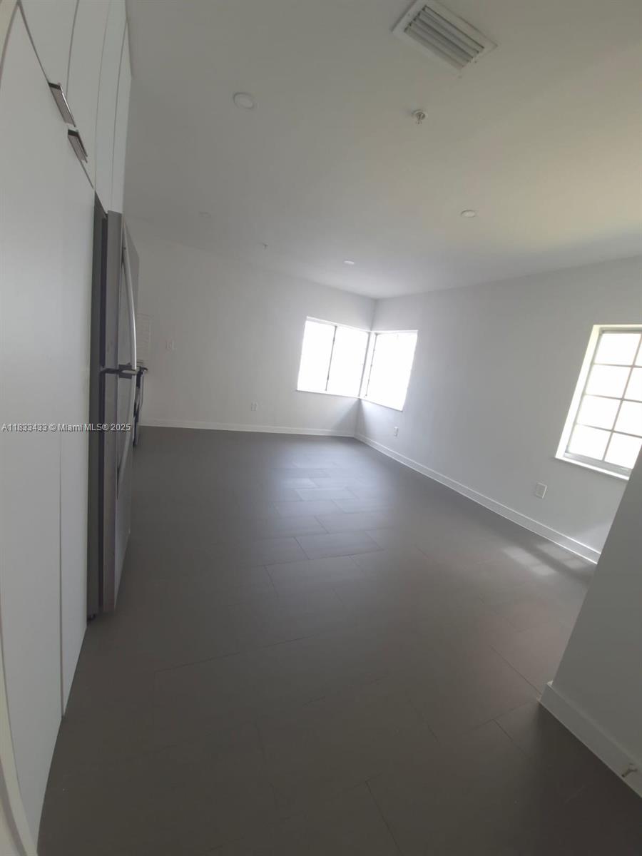 1211 Euclid Ave 11