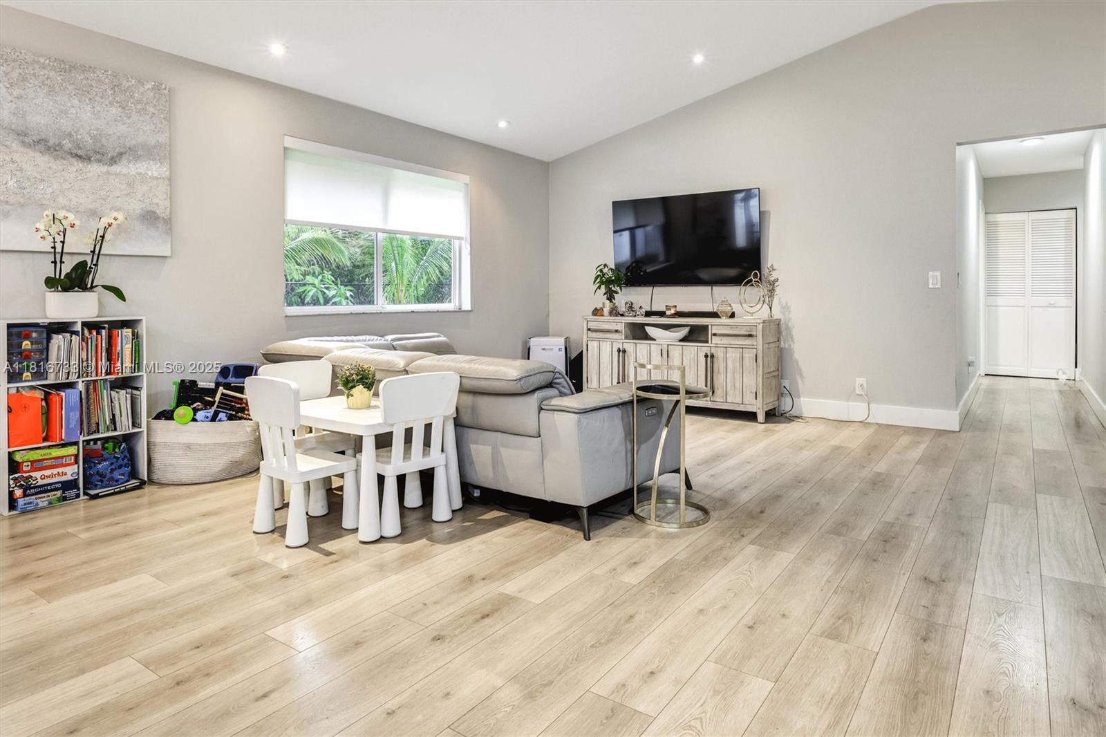 NOVA ESTATES - Residential
