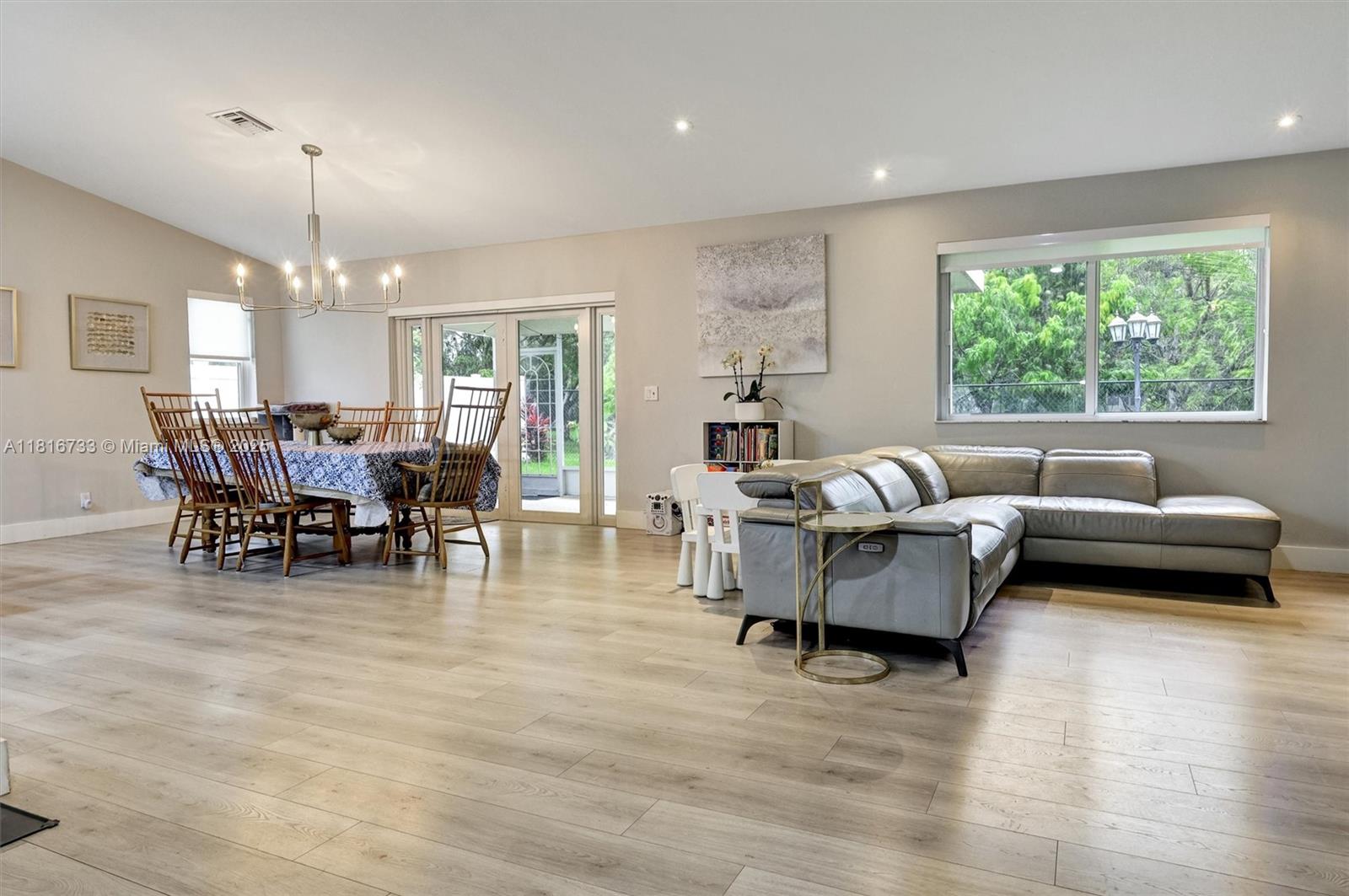 NOVA ESTATES - Residential