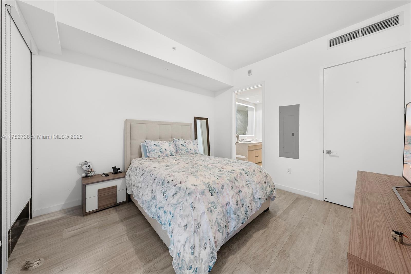 CLUB RESIDENCES AT PARK G - Residential