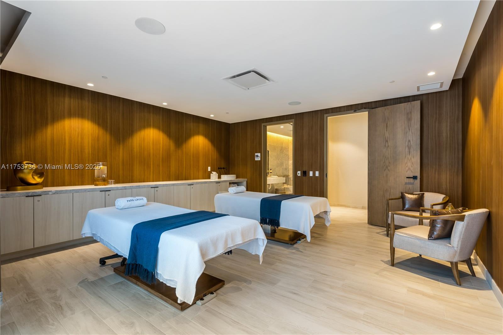 CLUB RESIDENCES AT PARK G - Residential