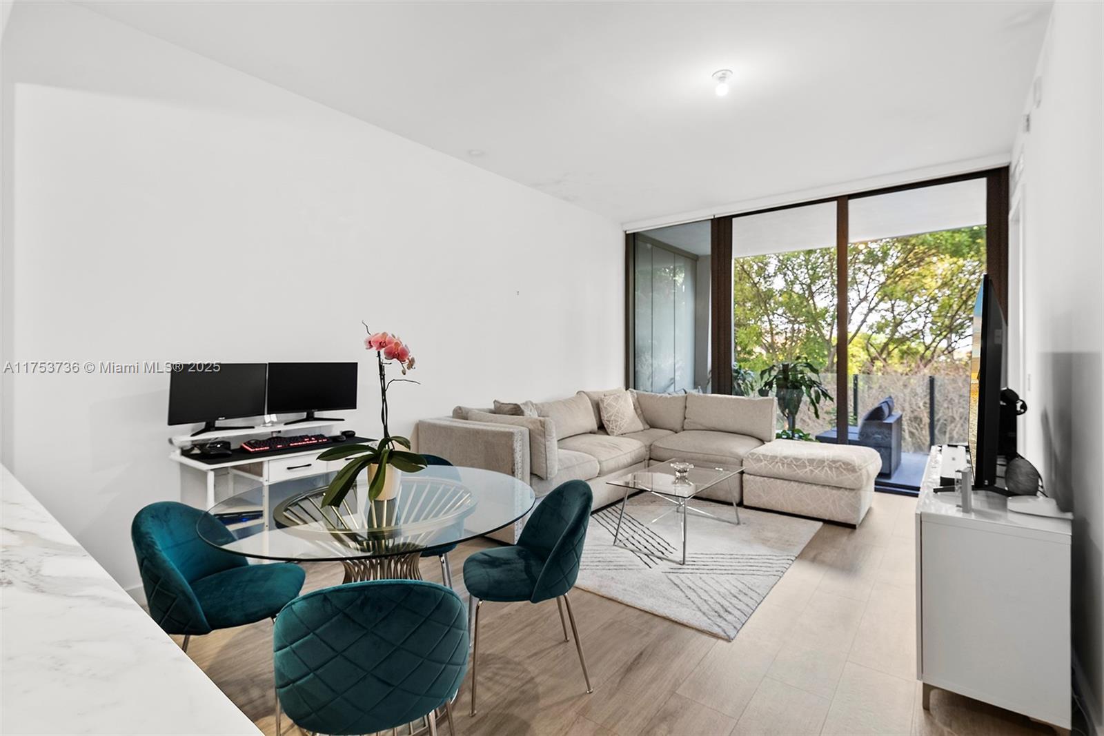 CLUB RESIDENCES AT PARK G - Residential