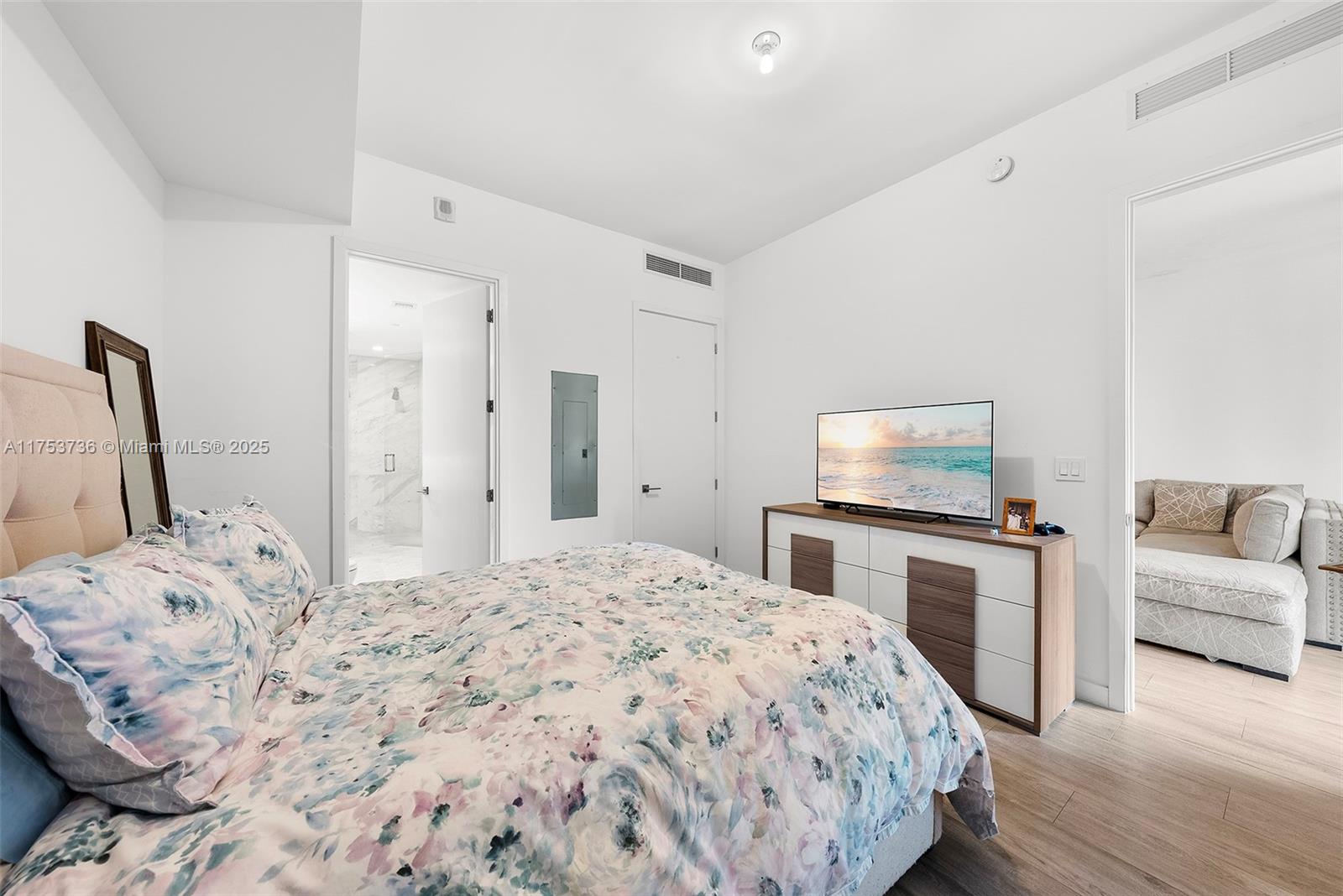 CLUB RESIDENCES AT PARK G - Residential