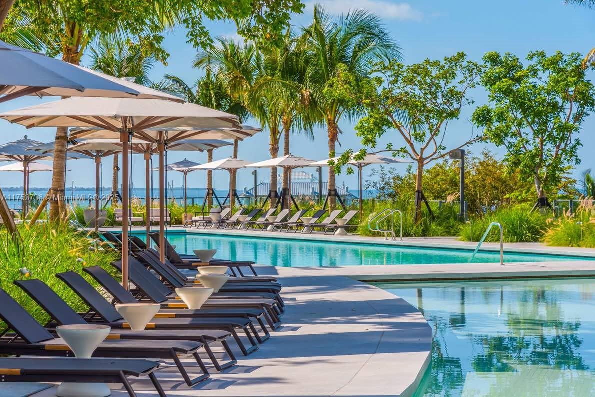CLUB RESIDENCES AT PARK G - Residential