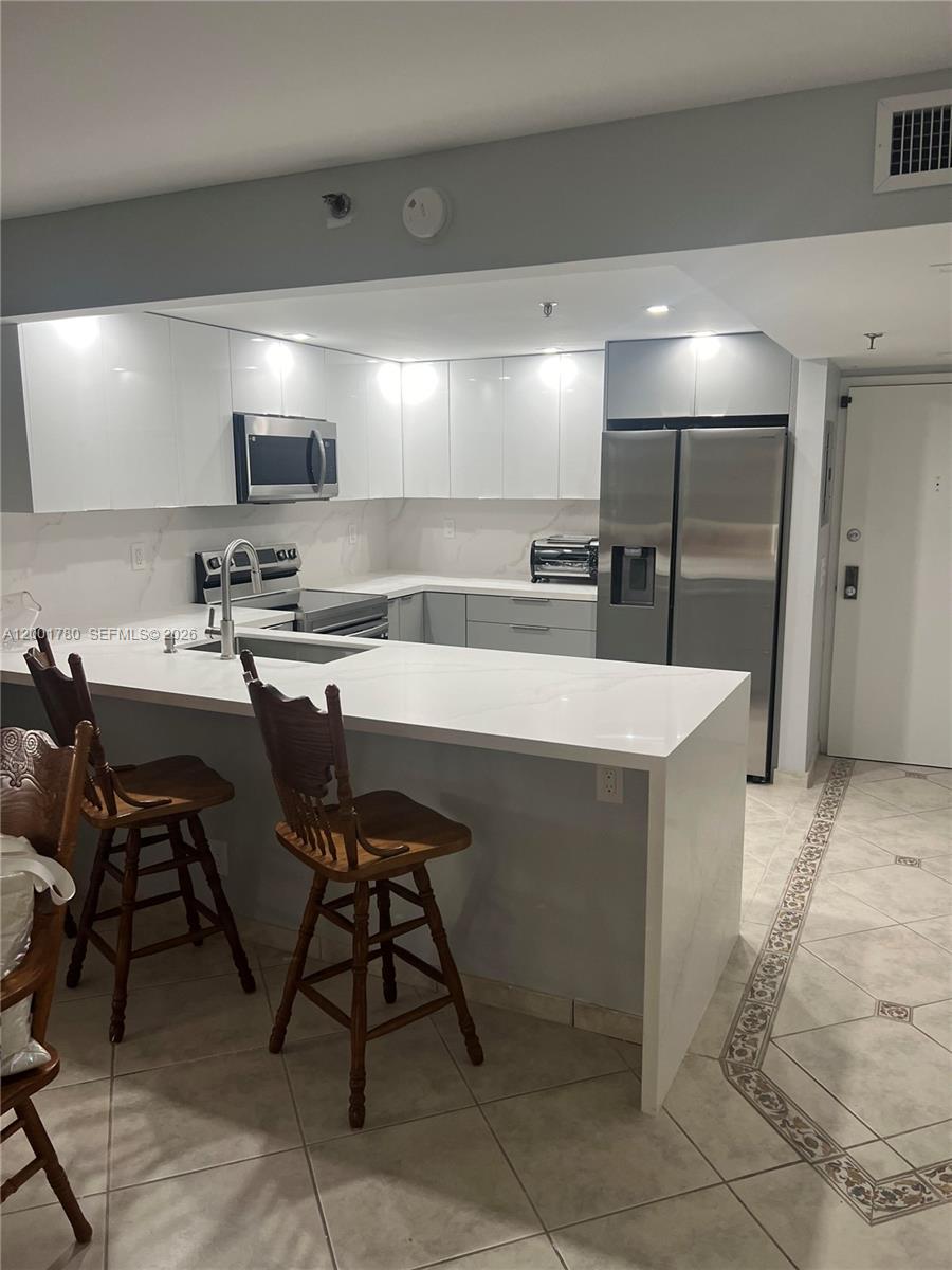 2625 Collins Ave 1101