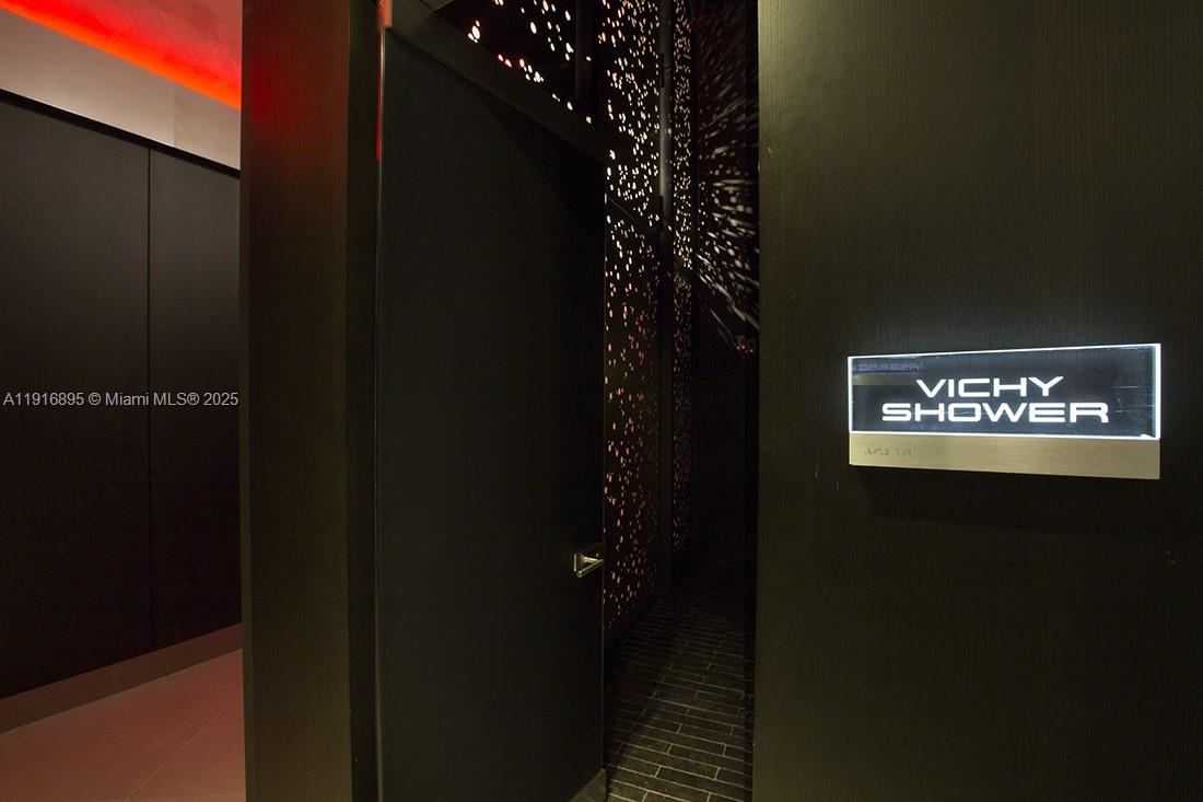 18555 COLLINS AVENUE COND - Residential Lease