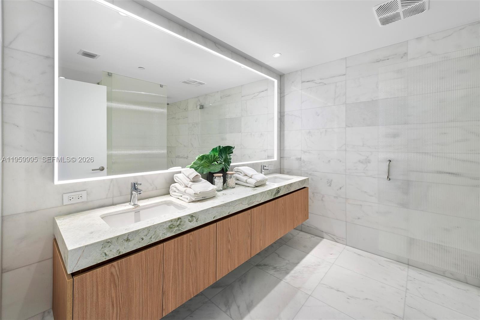 FIVE PARK - Residential