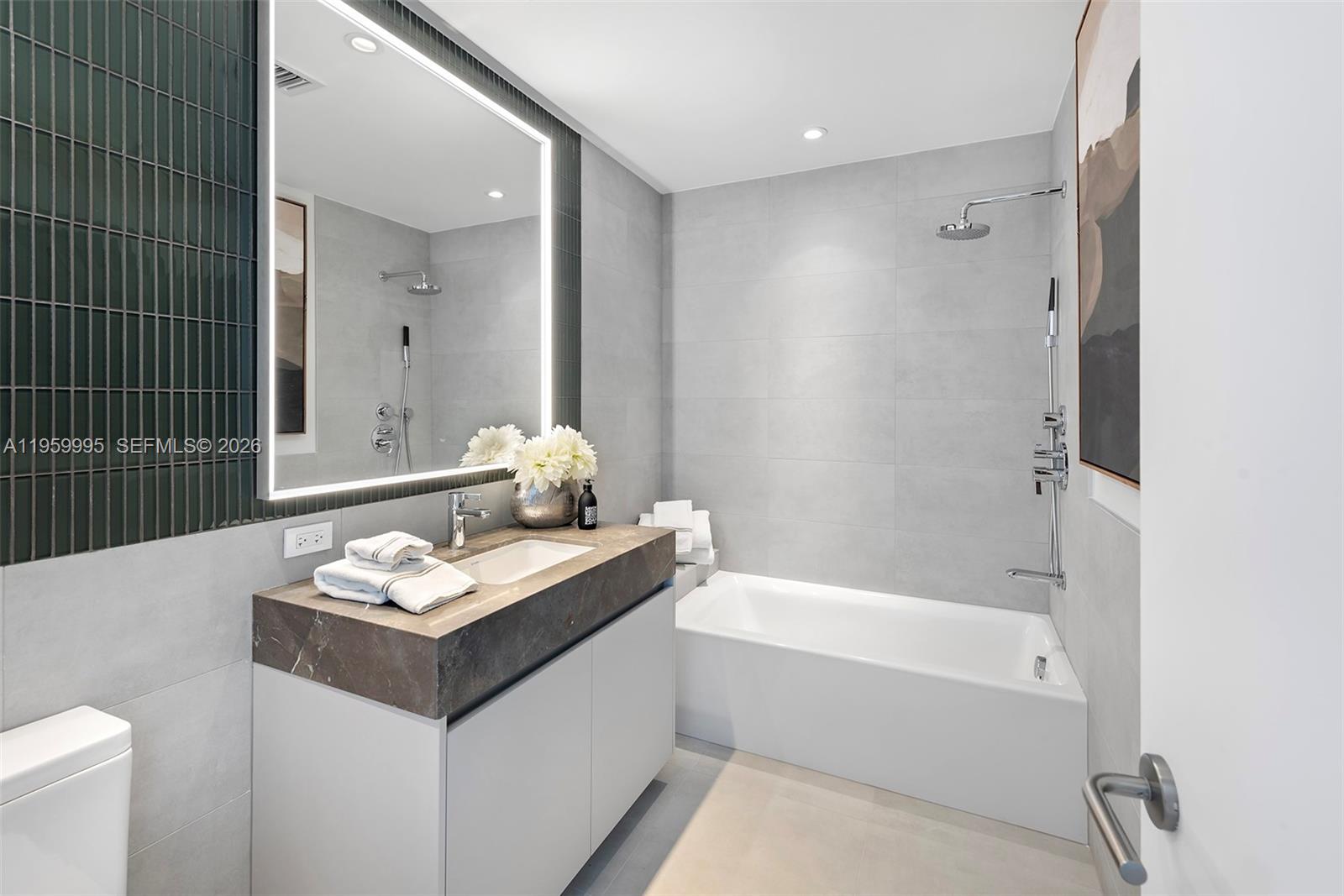 FIVE PARK - Residential