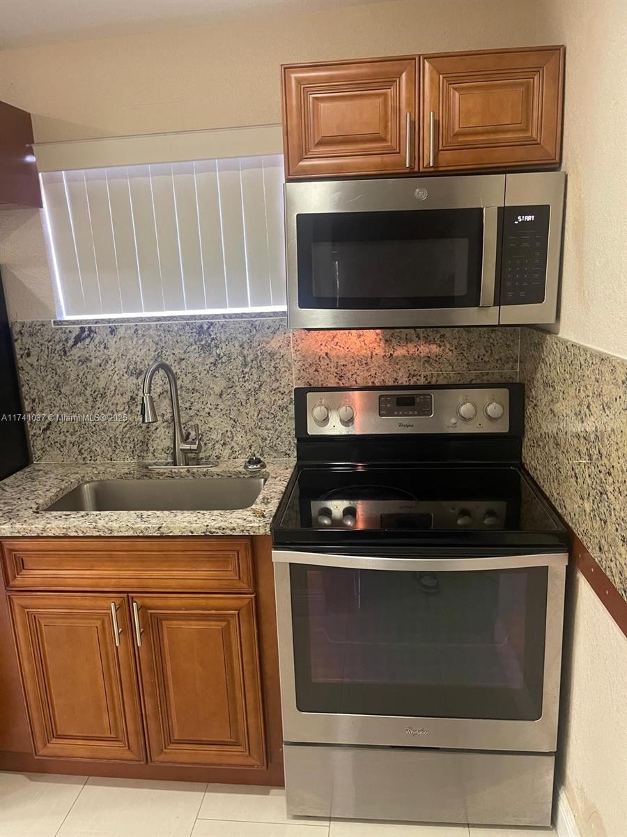 Rental Property at 1163 Nw 100th Ter R, Miami, Broward County, Florida - Bedrooms: 2 
Bathrooms: 2  - $2,500 MO.