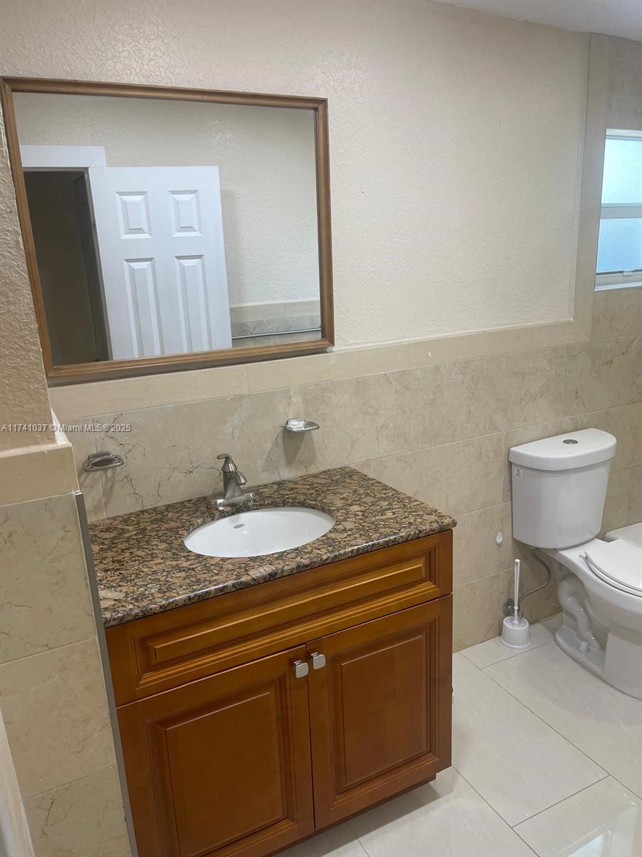 1163 NW 100th Ter R