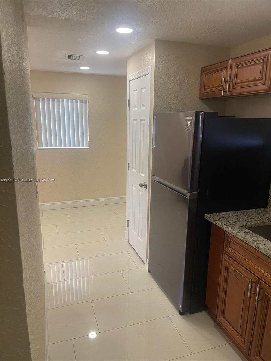 1163 NW 100th Ter R