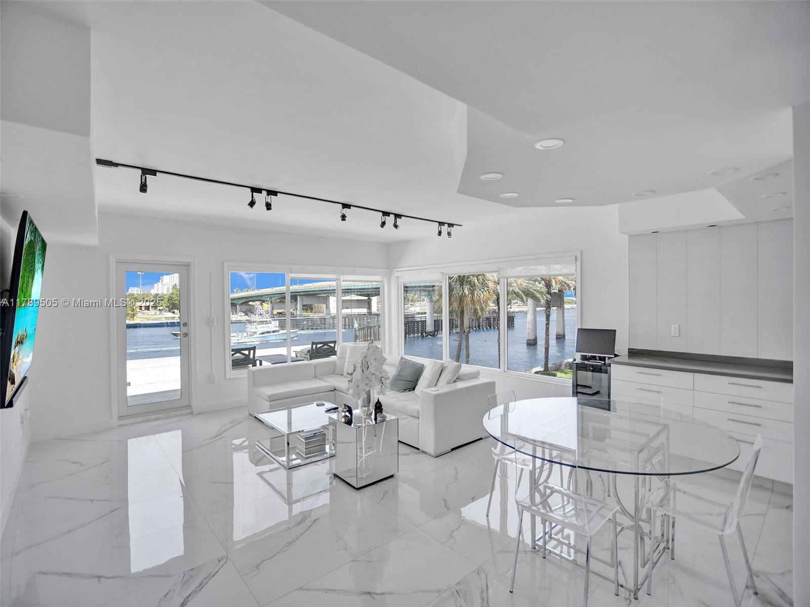 286 Bal Bay Dr 3C