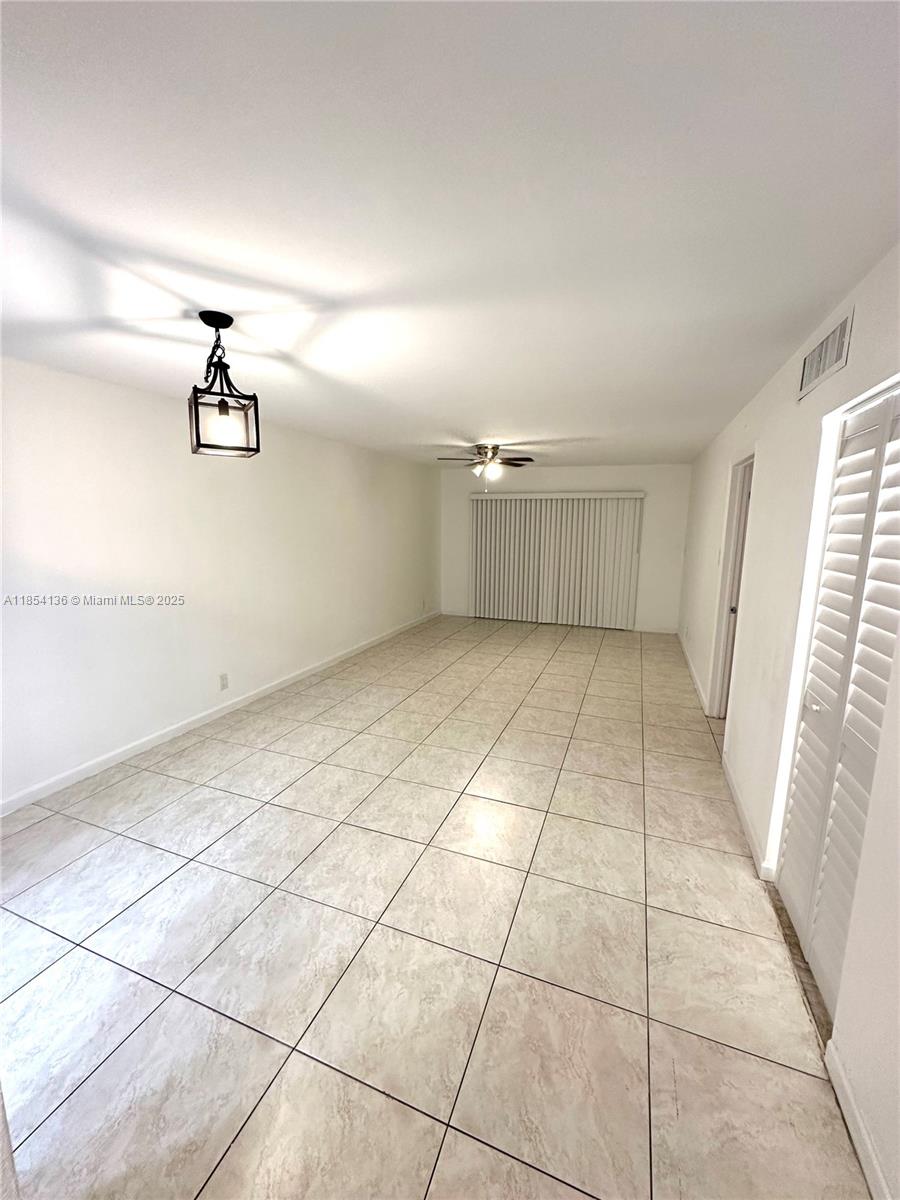 APPLEGREEN CONDO APTS 1 - Residential