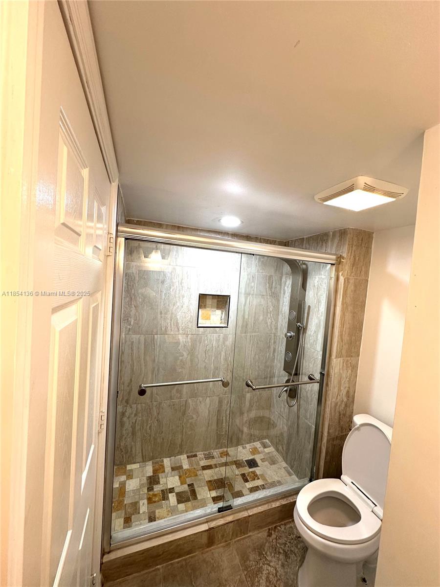 APPLEGREEN CONDO APTS 1 - Residential