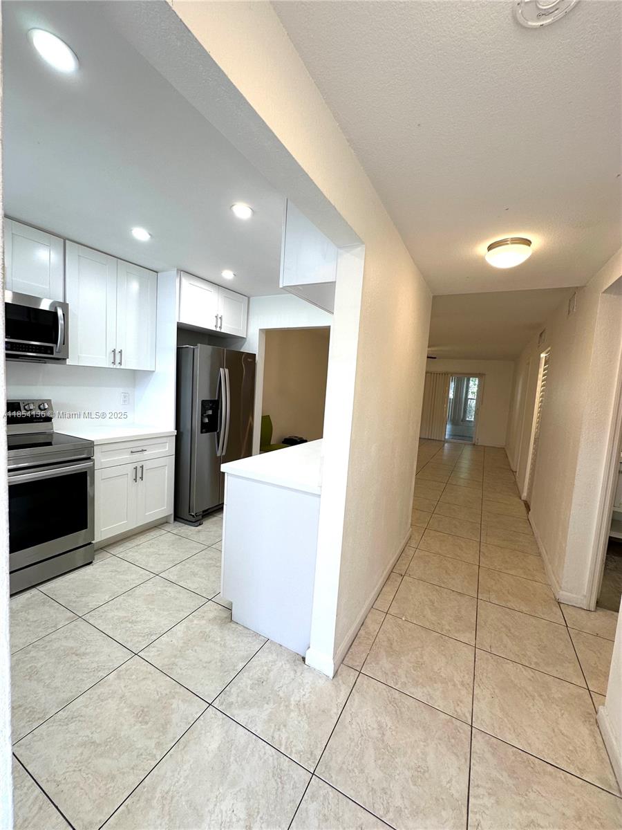 APPLEGREEN CONDO APTS 1 - Residential