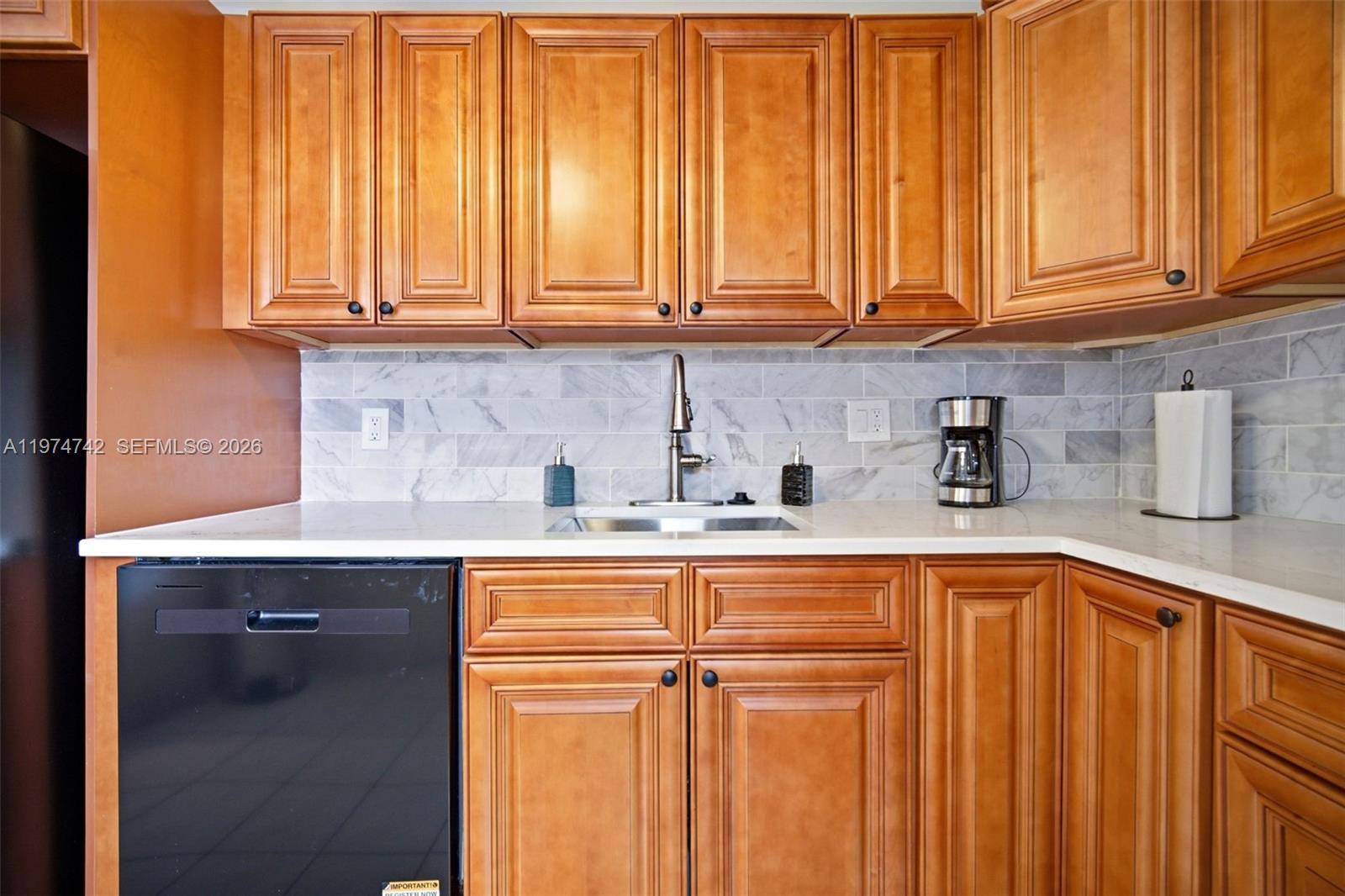 GARNET CONDO - Residential