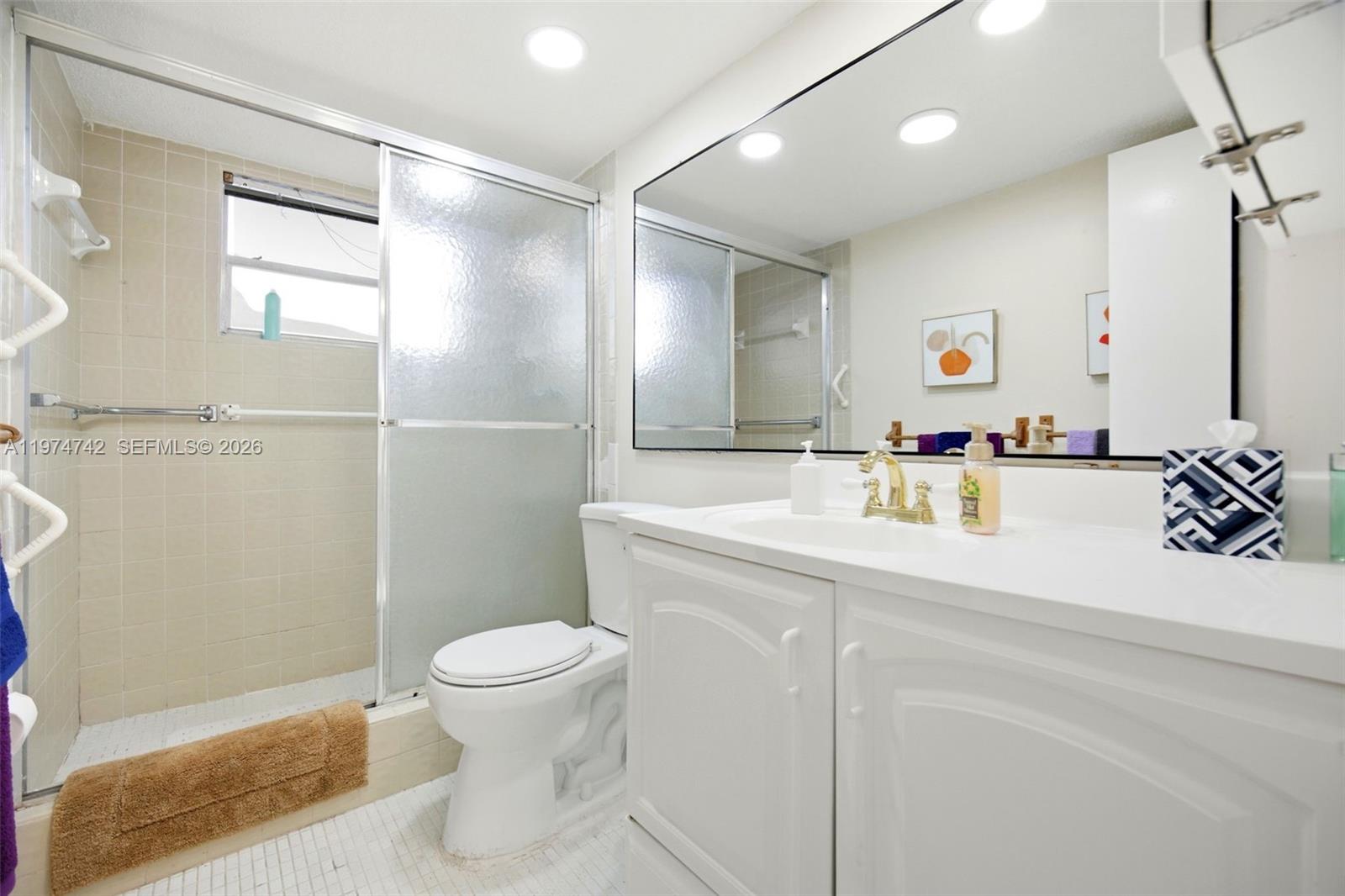 GARNET CONDO - Residential