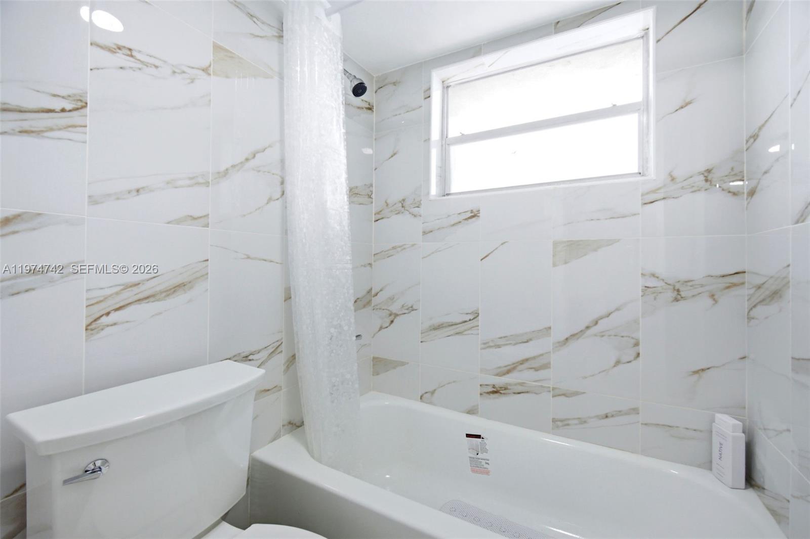 GARNET CONDO - Residential