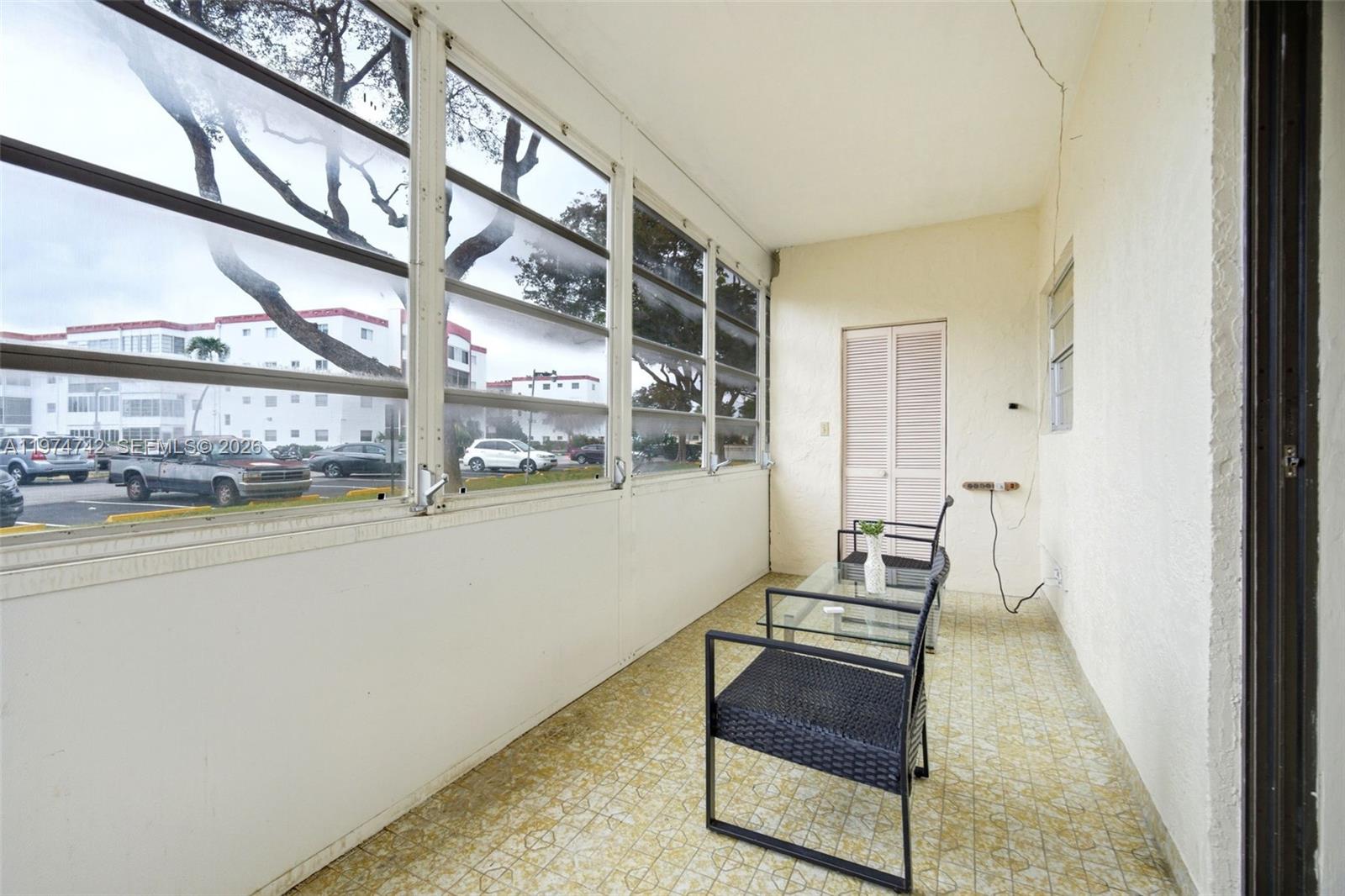 GARNET CONDO - Residential